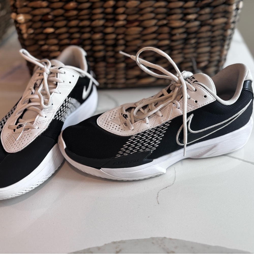 Men’s Black and White basketball/volleyball sneakers